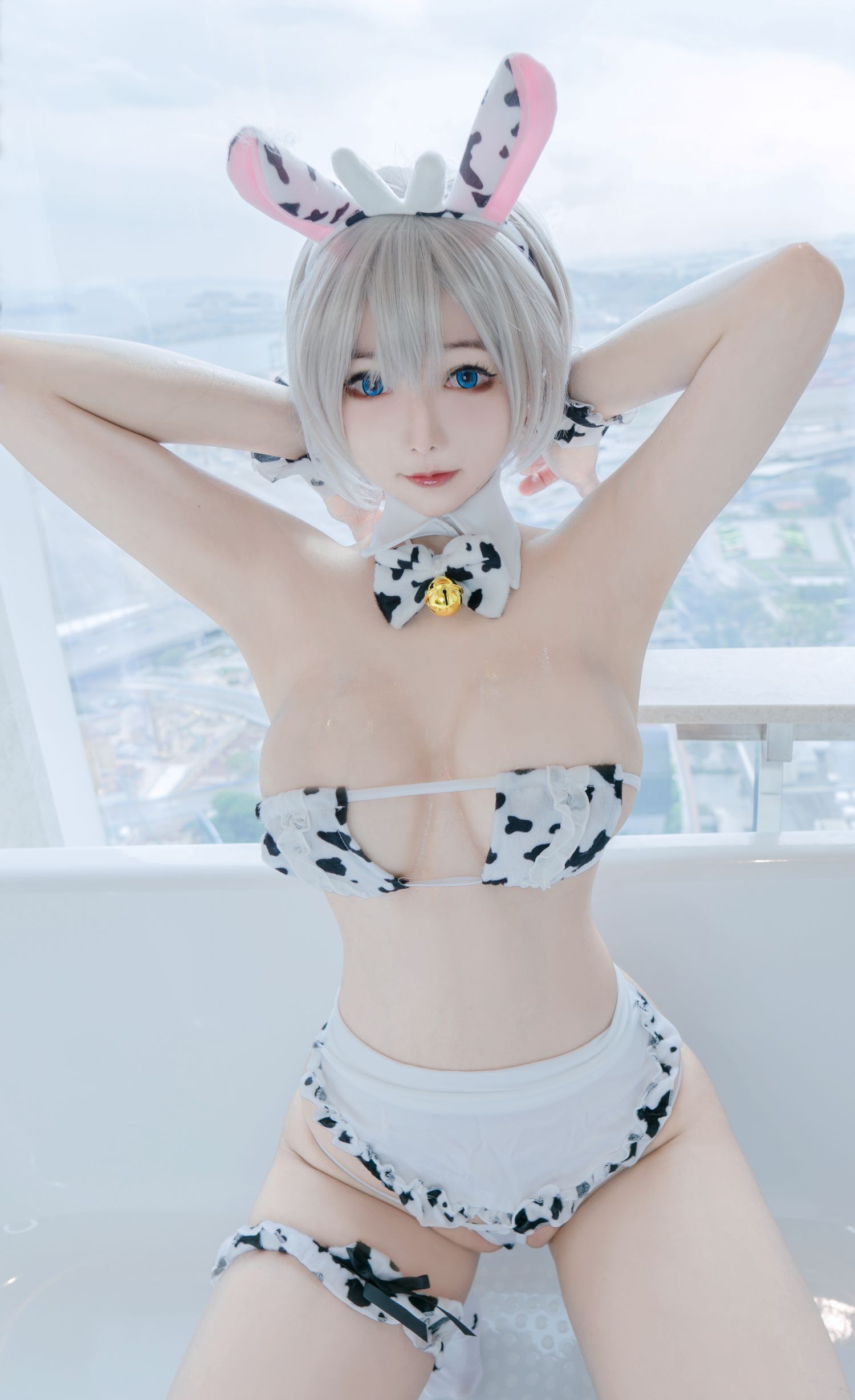 美女动漫博主 Kitkat Cosplay 9 性感Cosplay写真 Uzaki Cow Maid (11)