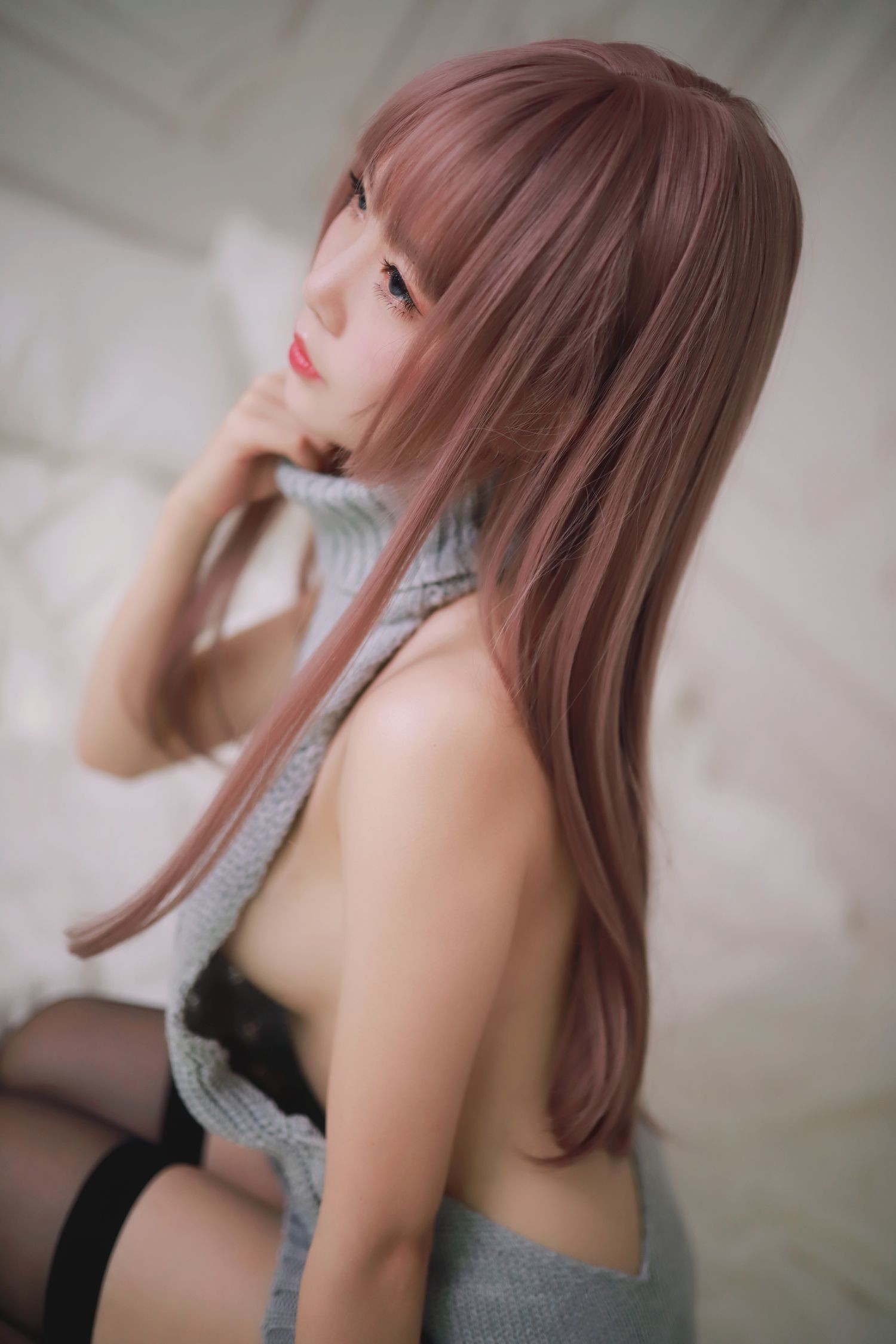 美女动漫博主抖娘利世性感Cosplay写真毛衣 (25)