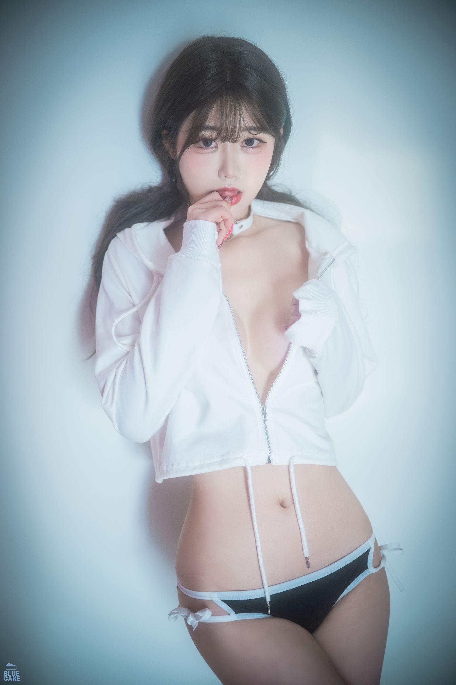 BLUECAKE 韩国美少女模特性感写真 JungEun Dazzling 1 (8)