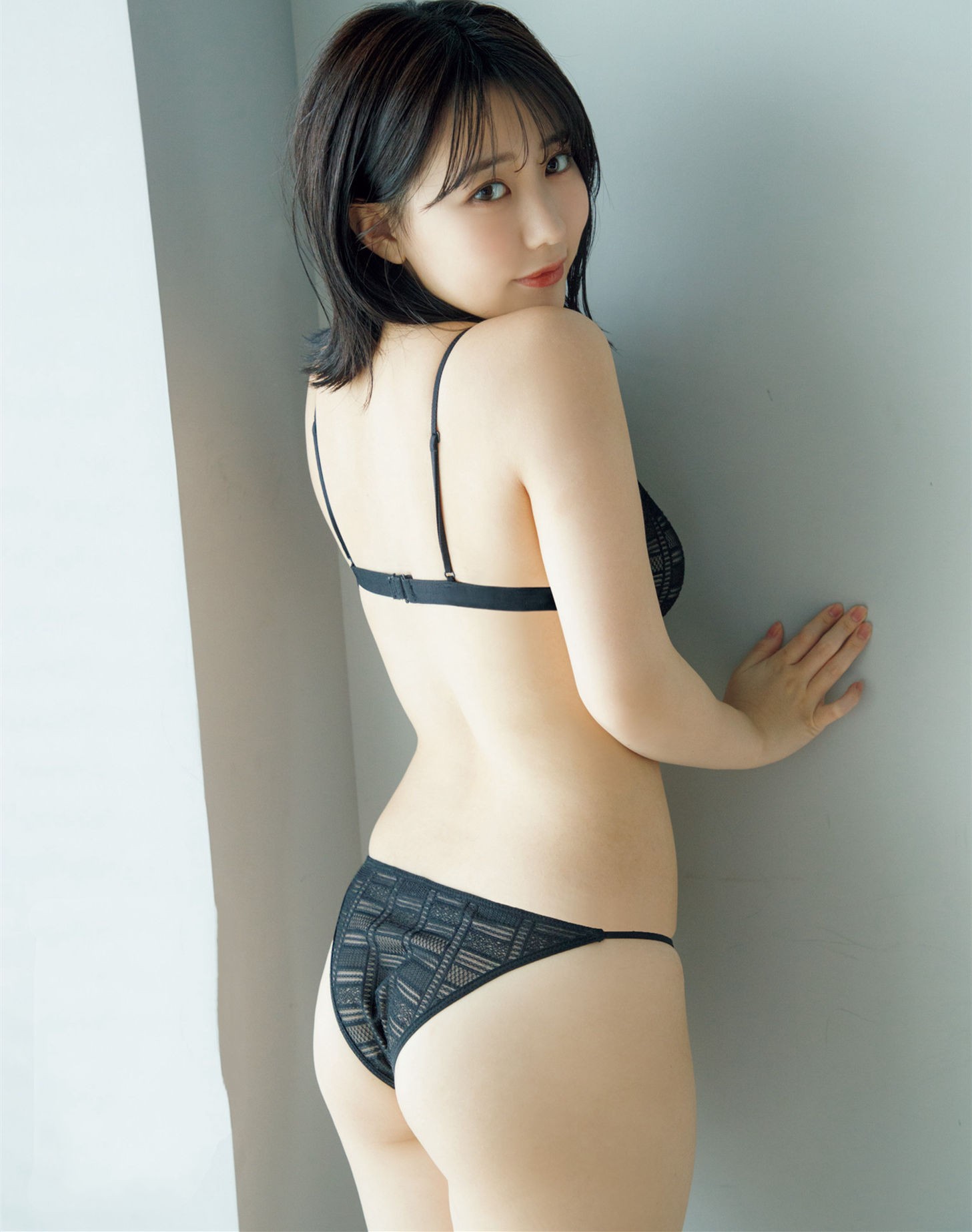 FRIDAY 日本美女模特图片写真 2022.12.02 09 ゆうちゃみ 中島知子 なな茶 豊田ルナ 吉田莉桜 山内鈴蘭 (1)