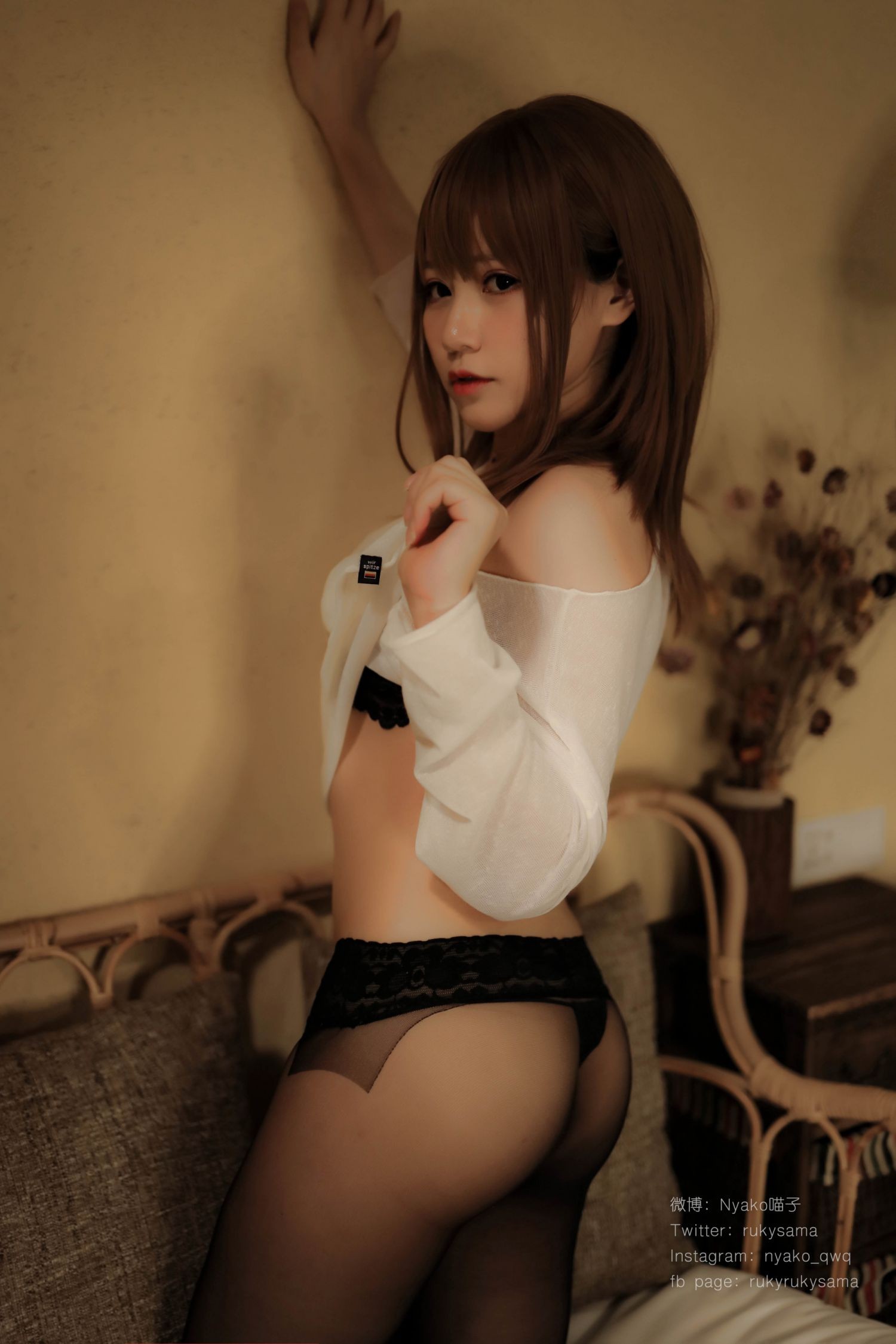 美女动漫博主Nyako喵子性感Cosplay写真縛られたの人妻 (64)