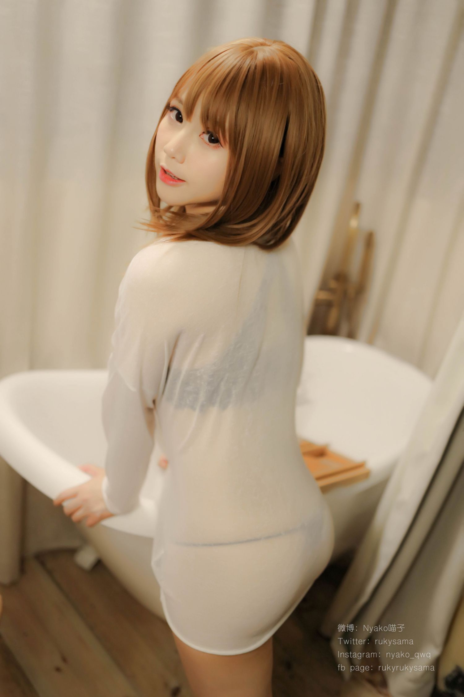 美女动漫博主Nyako喵子性感Cosplay写真縛られたの人妻 (77)