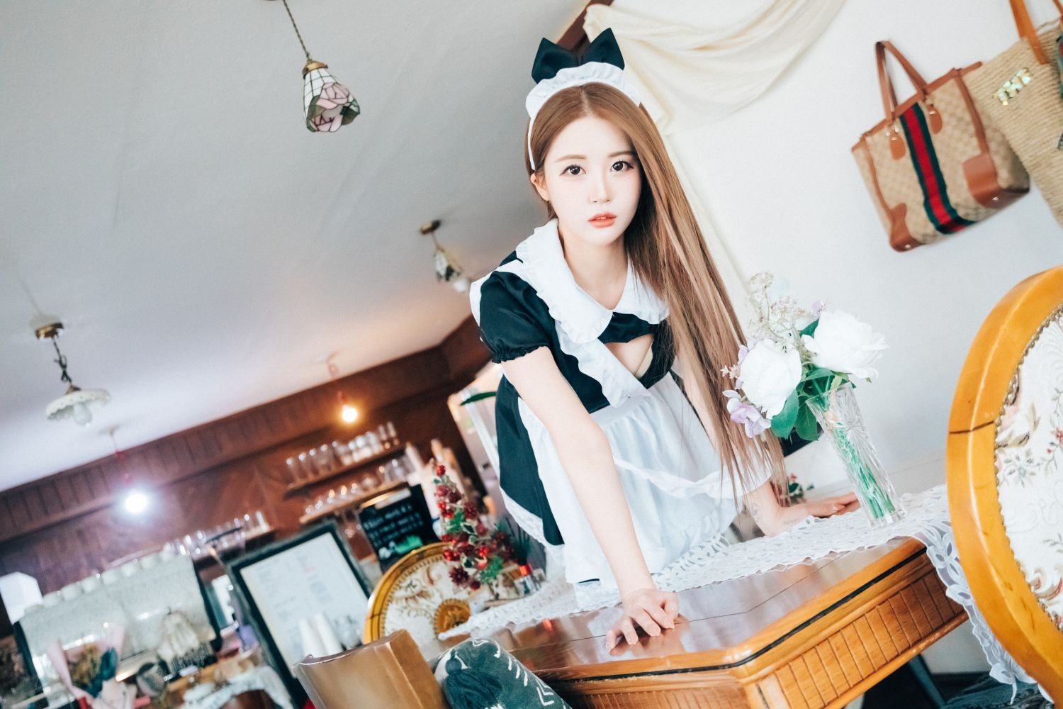 LOOZY 韩国美少女模特性感写真 Bomi Maid cafe (37)