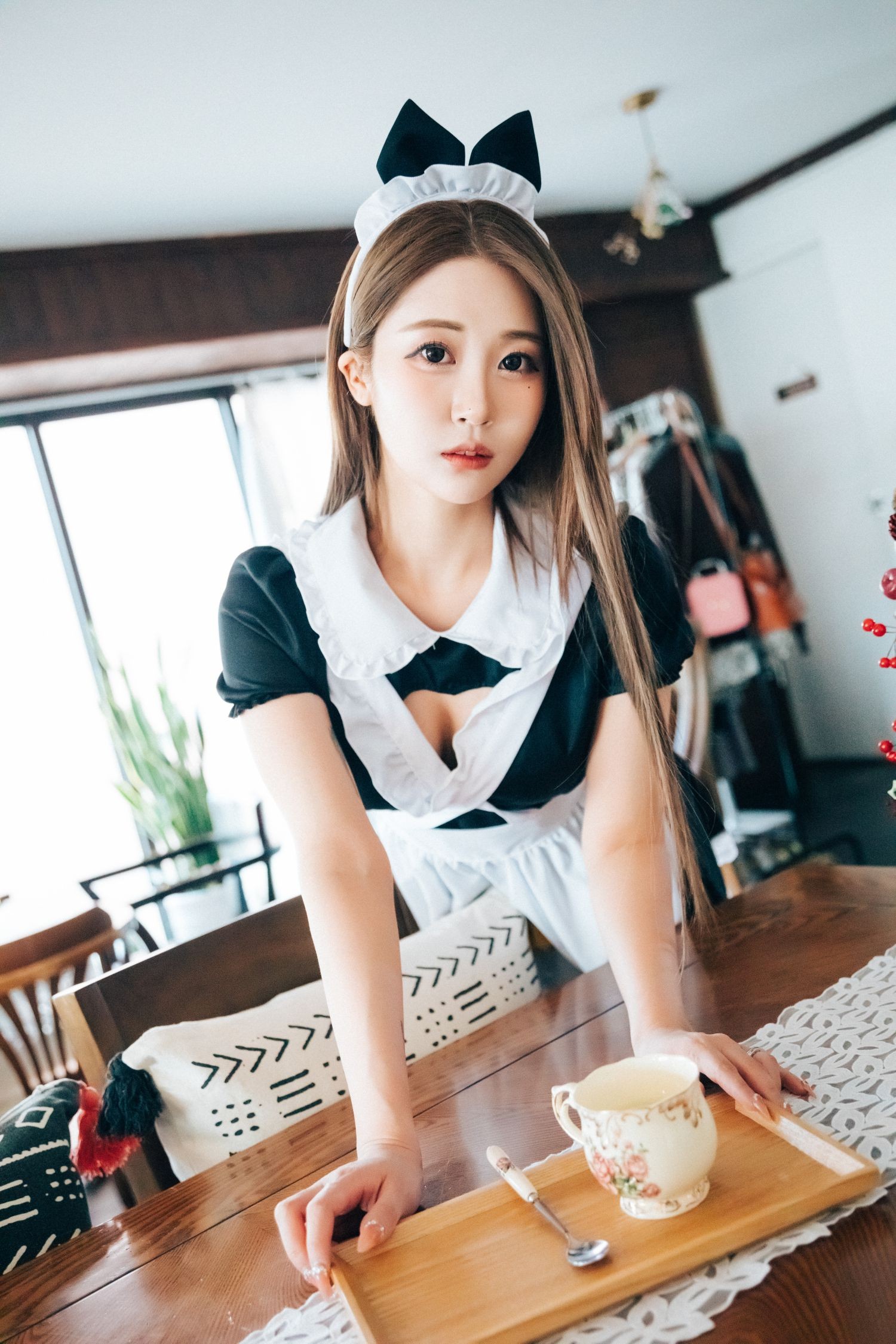 LOOZY 韩国美少女模特性感写真 Bomi Maid cafe (23)