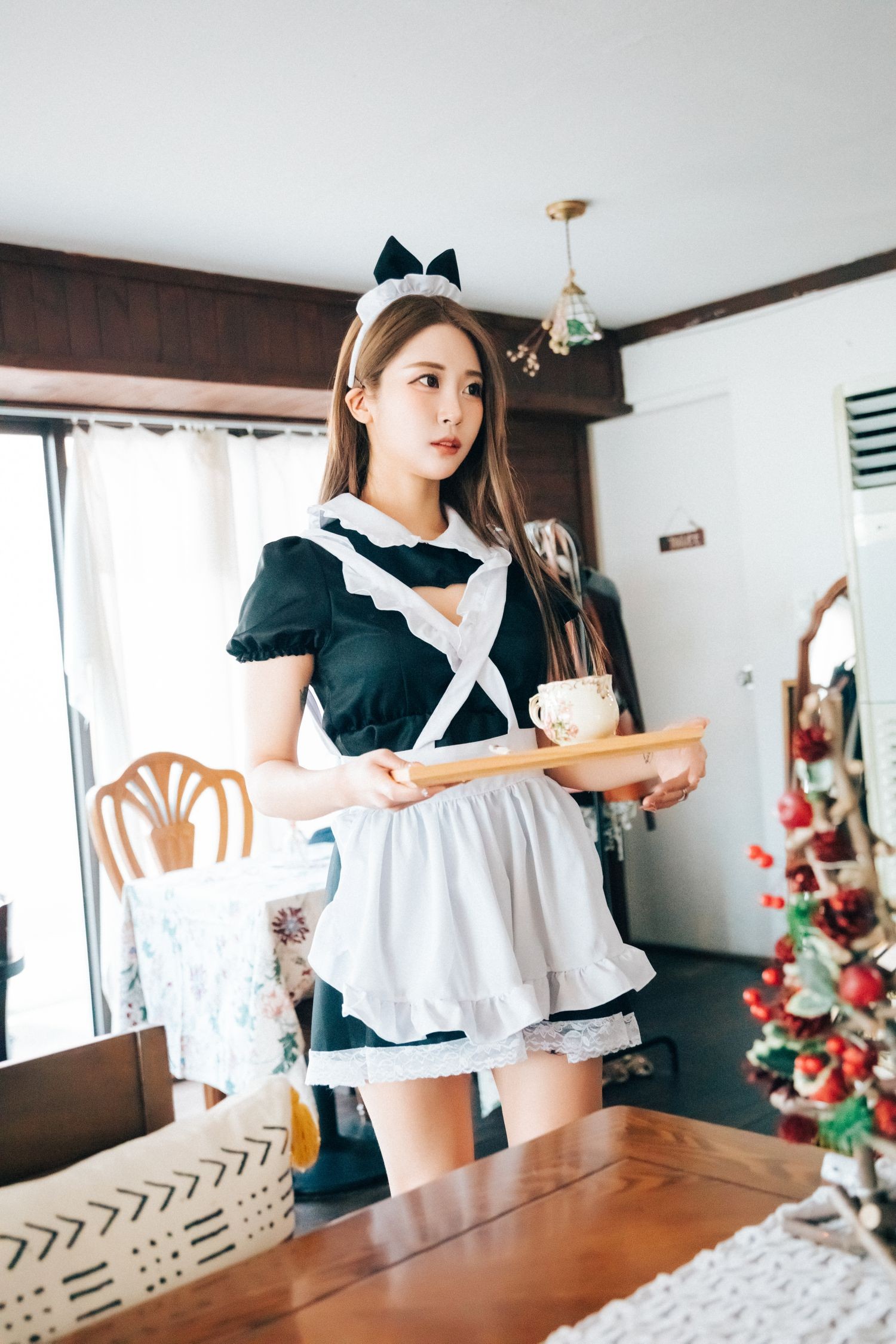 LOOZY 韩国美少女模特性感写真 Bomi Maid cafe (18)