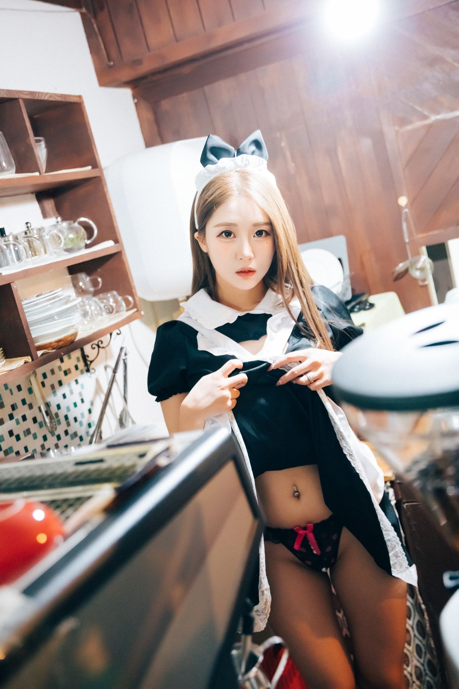 LOOZY 韩国美少女模特性感写真 Bomi Maid cafe (11)