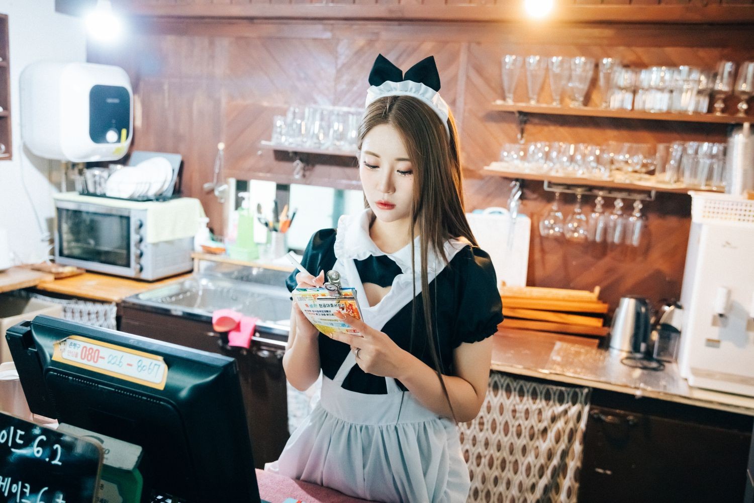 LOOZY 韩国美少女模特性感写真 Bomi Maid cafe (6)