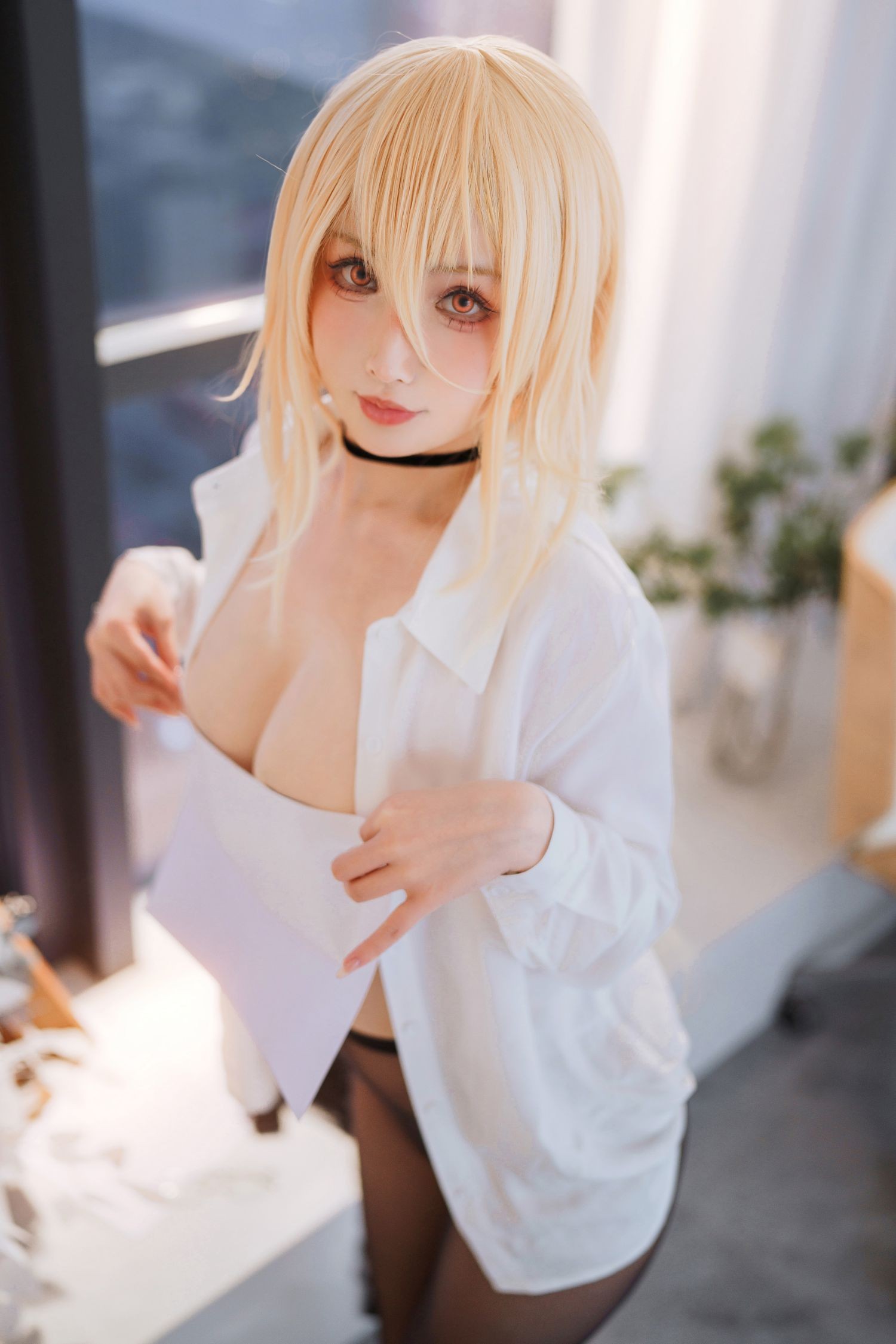 美女动漫博主rioko凉凉子性感Cosplay写真办公室的意外 (8)