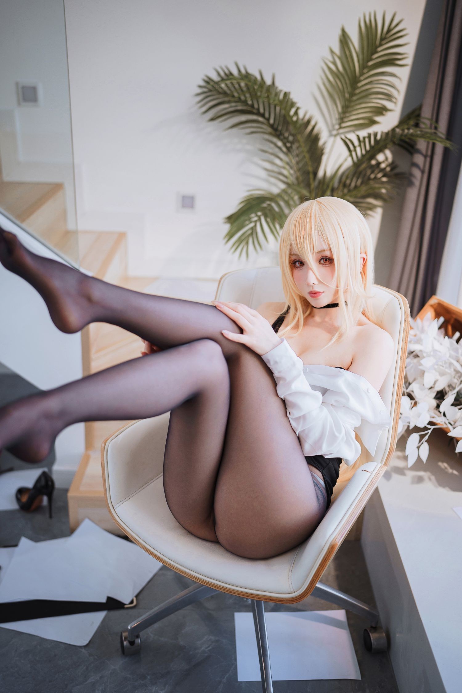 美女动漫博主rioko凉凉子性感Cosplay写真办公室的意外 (15)