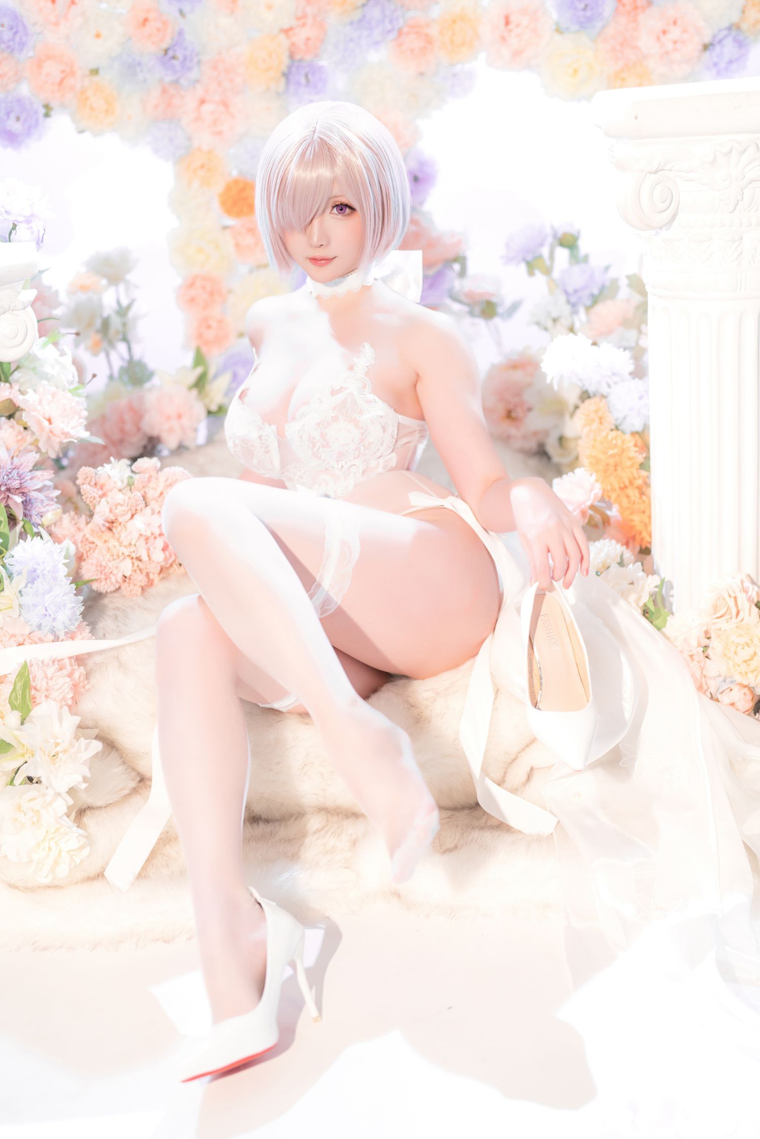 美女动漫博主星之迟迟性感Cosplay写真玛修婚纱 (65)