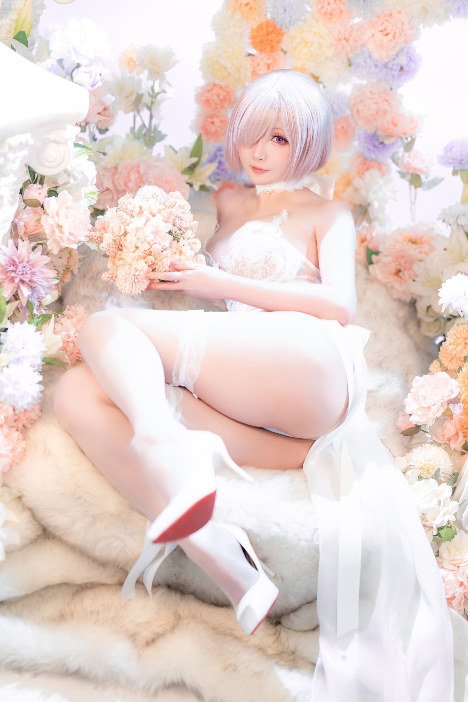 美女动漫博主星之迟迟性感Cosplay写真玛修婚纱 (68)